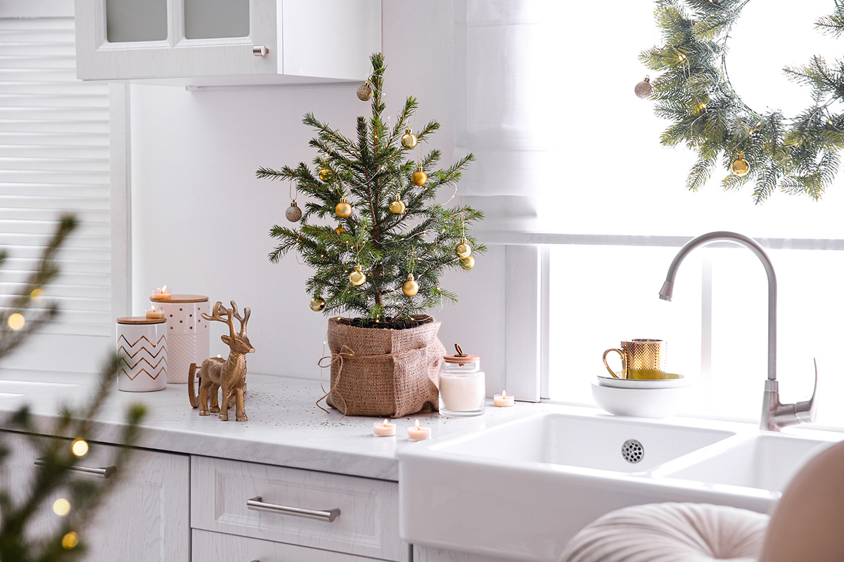 Un montón de ideas originales para decorar la cocina en Navidad