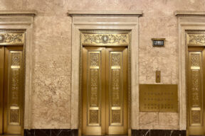 Quién inventó el ascensor