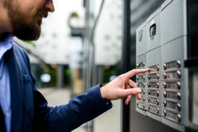 Telefonillo roto en un piso de alquiler