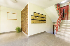 El portero debe de pagar las cuotas de la comunidad