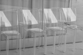 Cómo decorar con plexiglás, entre diseño y comodidad