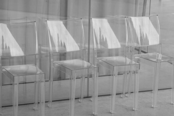 Cómo decorar con plexiglás, entre diseño y comodidad